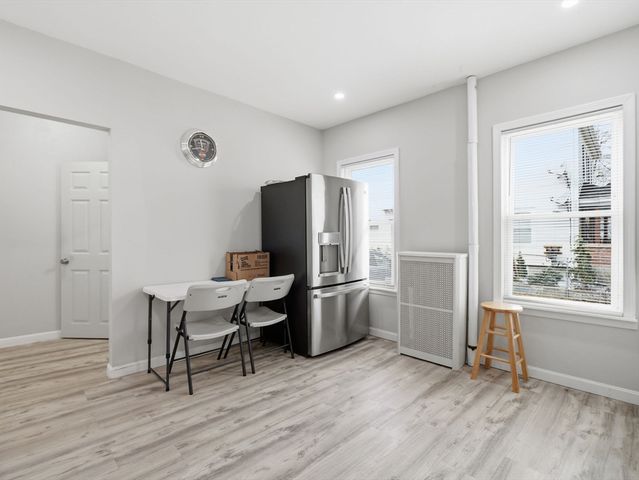 9 Englewood Ave, Worcester, MA 01603