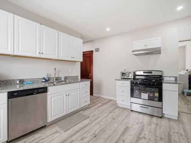 9 Englewood Ave, Worcester, MA 01603