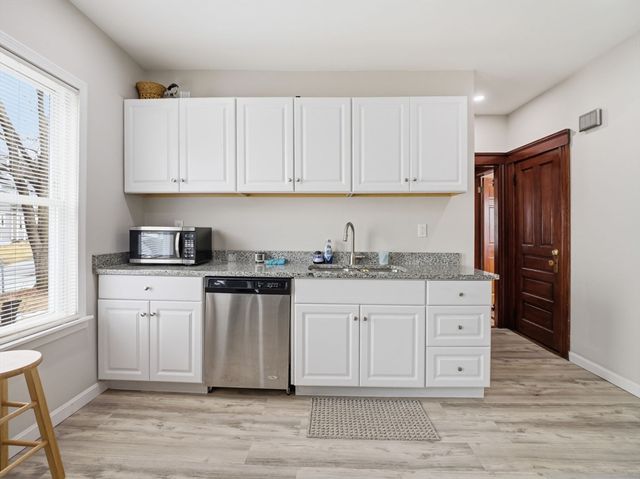 9 Englewood Ave, Worcester, MA 01603