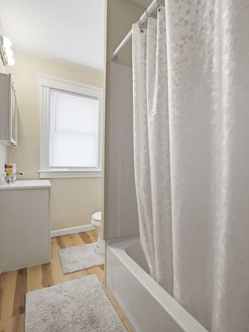 9 Englewood Ave, Worcester, MA 01603