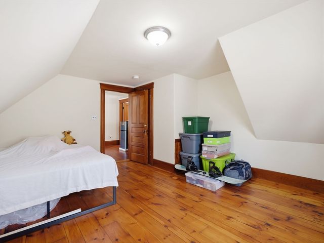 9 Englewood Ave, Worcester, MA 01603