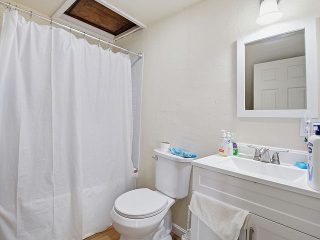 9 Englewood Ave, Worcester, MA 01603