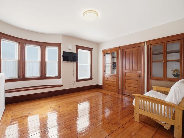 9 Englewood Ave, Worcester, MA 01603