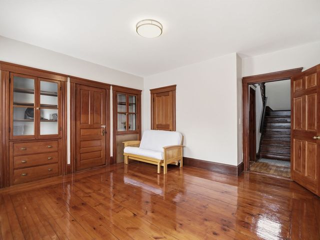 9 Englewood Ave, Worcester, MA 01603