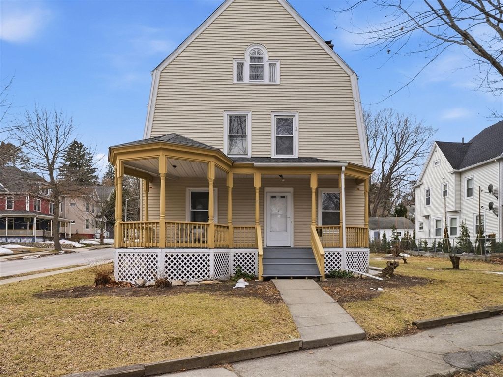 9 Englewood Ave, Worcester, MA 01603