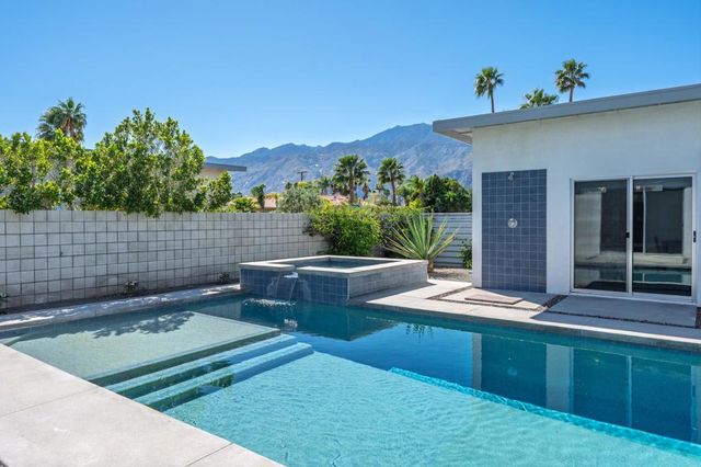 3010 N Farrell Drive, Palm Springs, CA 92262