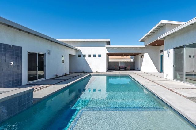 3010 N Farrell Drive, Palm Springs, CA 92262