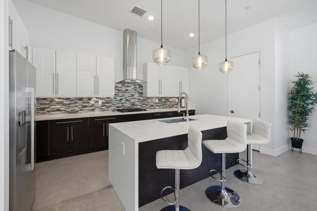 3010 N Farrell Drive, Palm Springs, CA 92262