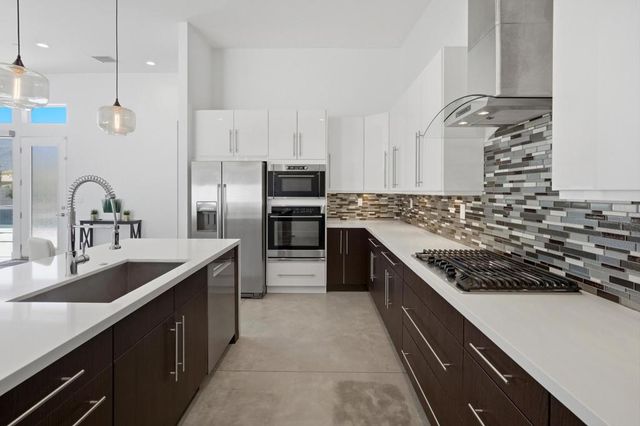 3010 N Farrell Drive, Palm Springs, CA 92262