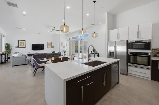 3010 N Farrell Drive, Palm Springs, CA 92262