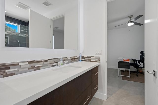 3010 N Farrell Drive, Palm Springs, CA 92262