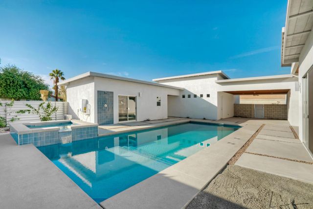 3010 N Farrell Drive, Palm Springs, CA 92262