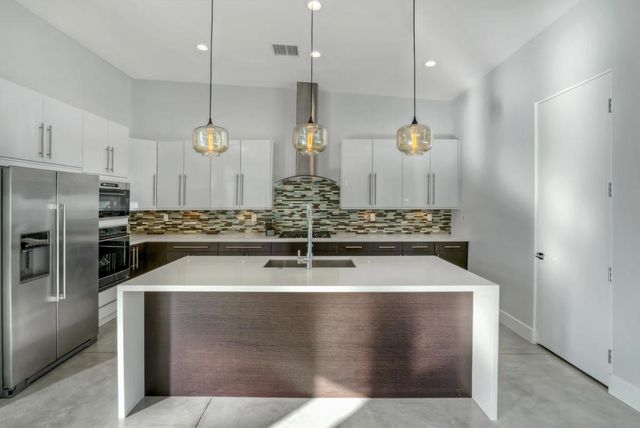 3010 N Farrell Drive, Palm Springs, CA 92262