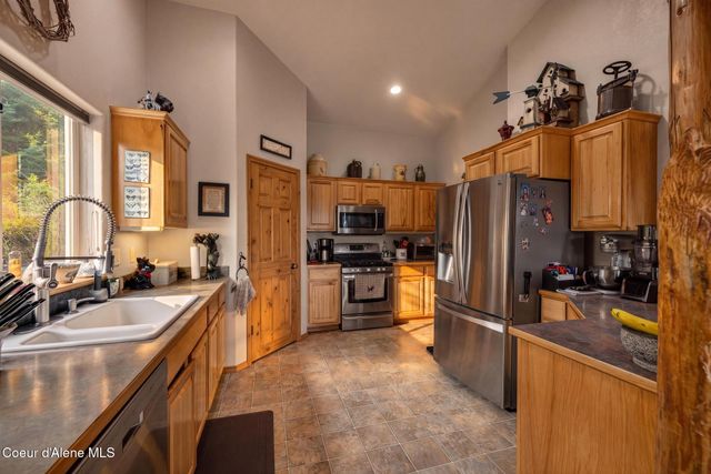 17461 N Right Fork RD, Hauser, ID 83854