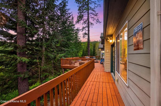 17461 N Right Fork RD, Hauser, ID 83854