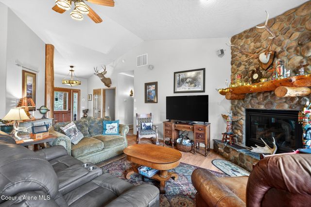 17461 N Right Fork RD, Hauser, ID 83854