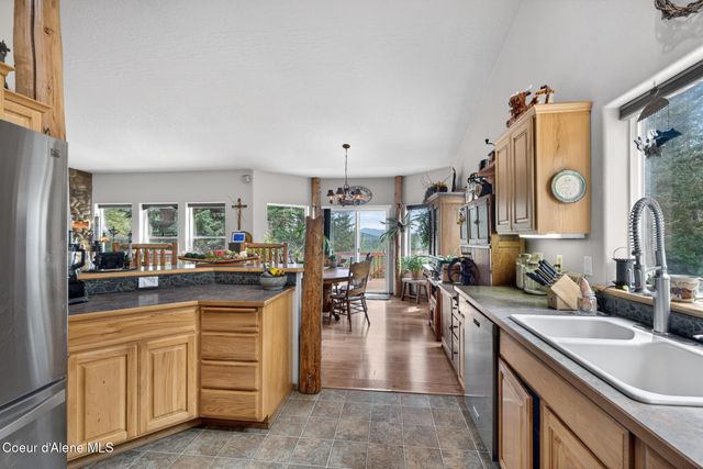 17461 N Right Fork RD, Hauser, ID 83854