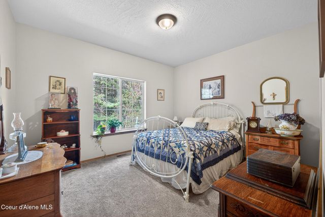 17461 N Right Fork RD, Hauser, ID 83854