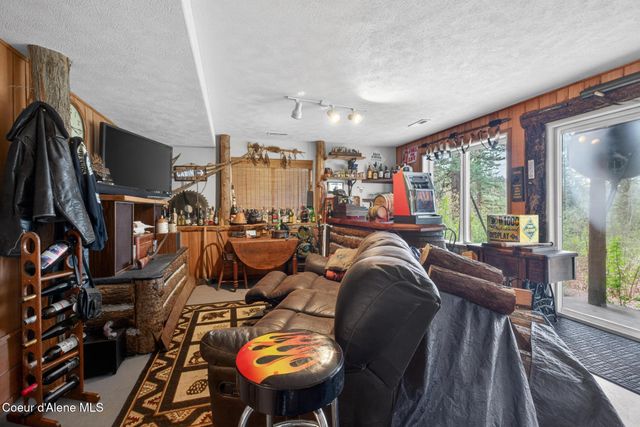 17461 N Right Fork RD, Hauser, ID 83854