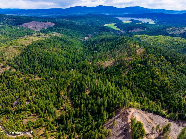 17461 N Right Fork RD, Hauser, ID 83854