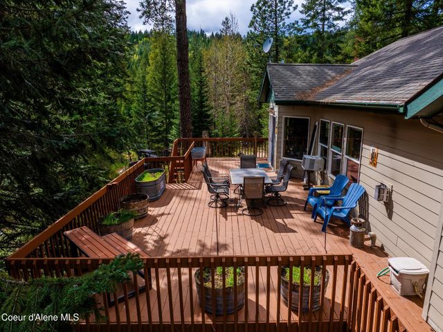 17461 N Right Fork RD, Hauser, ID 83854