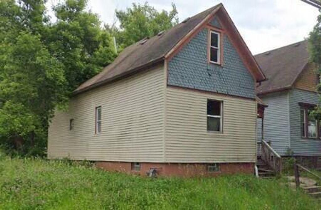 2040 N 24th PLACE, Milwaukee, WI 53205