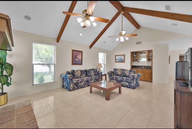 11650 Twain Drive, Montgomery, TX 77356