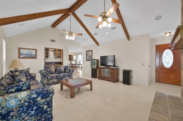 11650 Twain Drive, Montgomery, TX 77356