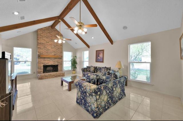 11650 Twain Drive, Montgomery, TX 77356