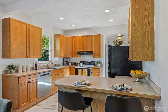 741 S Henderson Street, Seattle, WA 98108