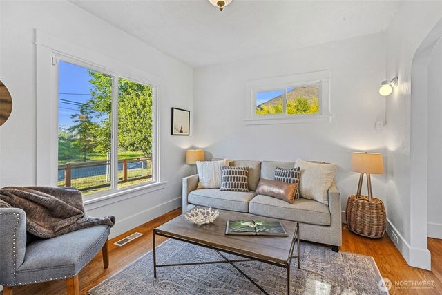 741 S Henderson Street, Seattle, WA 98108