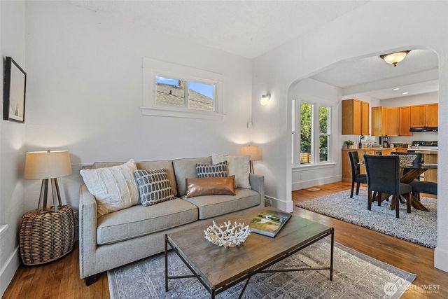 741 S Henderson Street, Seattle, WA 98108