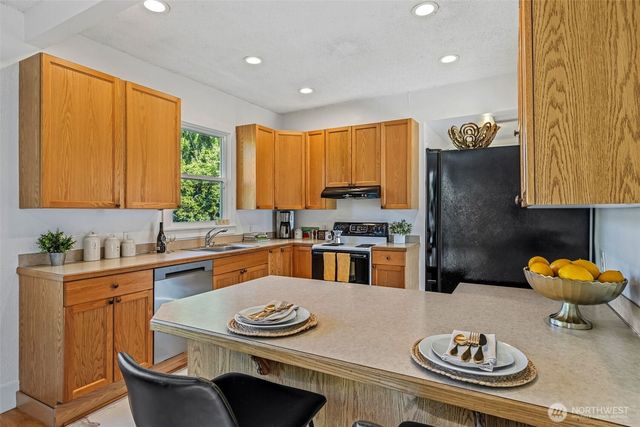741 S Henderson Street, Seattle, WA 98108