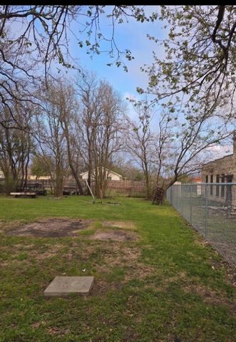 312 N Logan Street, Texas City, TX 77590