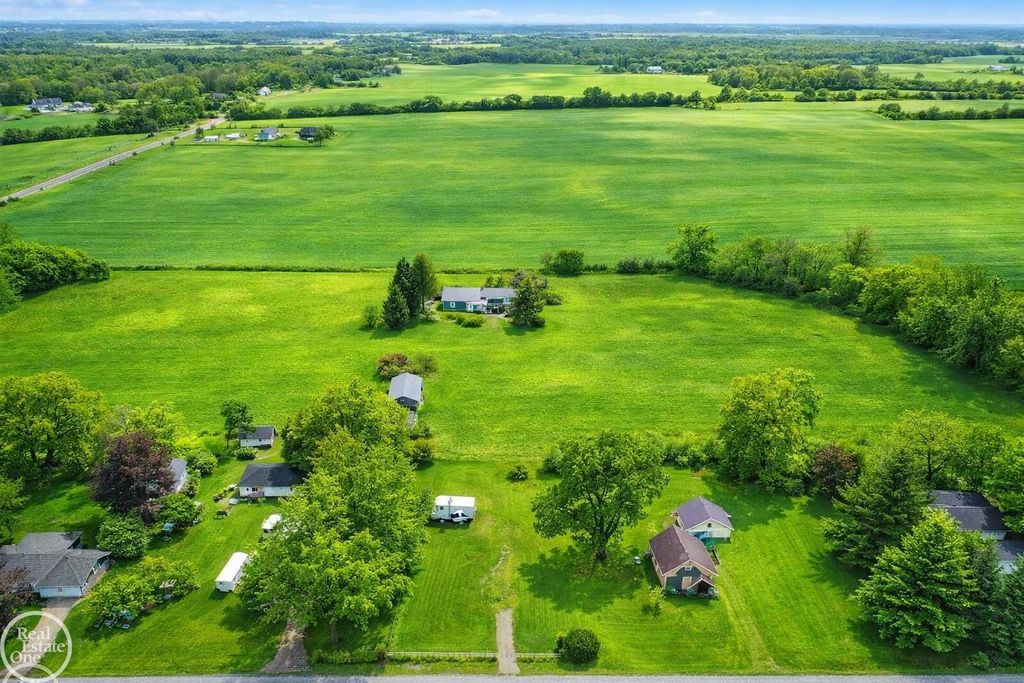 10151 Canada Road, Birch Run, MI 48415