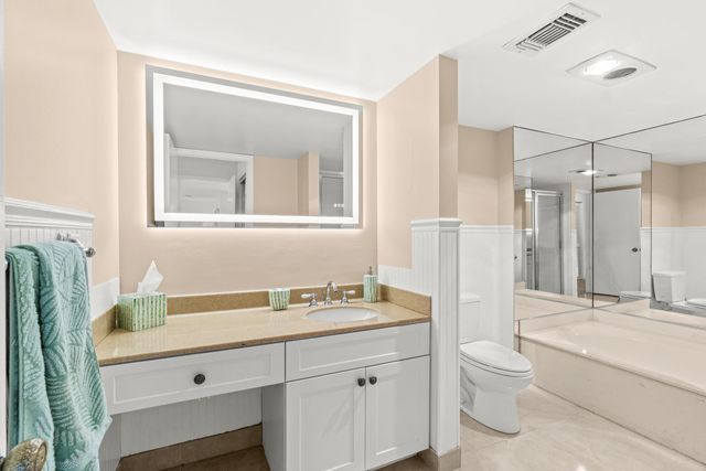 5 Westgate Lane B, Boynton Beach, FL 33436