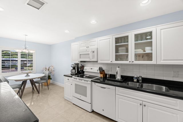 5 Westgate Lane B, Boynton Beach, FL 33436