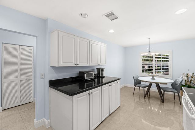 5 Westgate Lane B, Boynton Beach, FL 33436