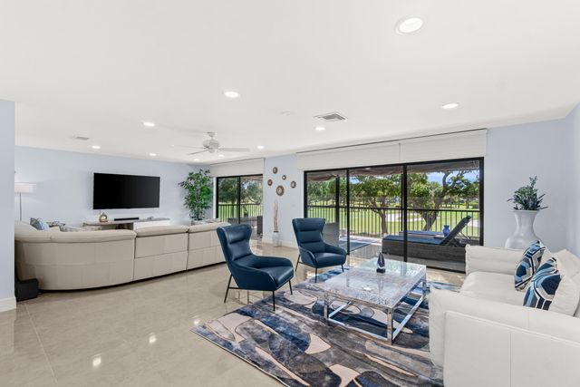 5 Westgate Lane B, Boynton Beach, FL 33436