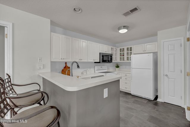 4126 Breezewood Drive Apt 101, Wilmington, NC 28412