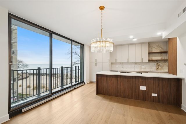 1420 Sheridan Road 3i, Wilmette, IL 60091