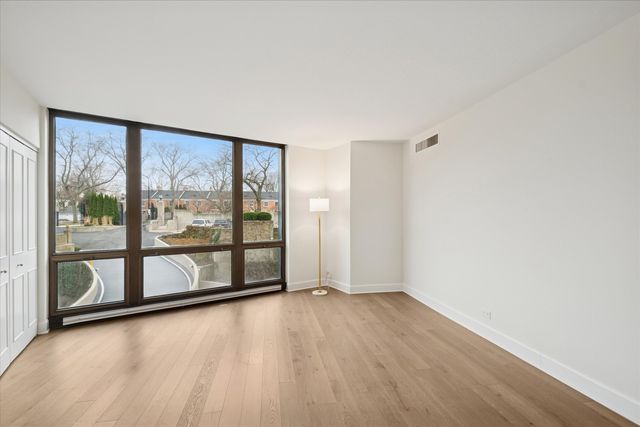 1420 Sheridan Road 3i, Wilmette, IL 60091