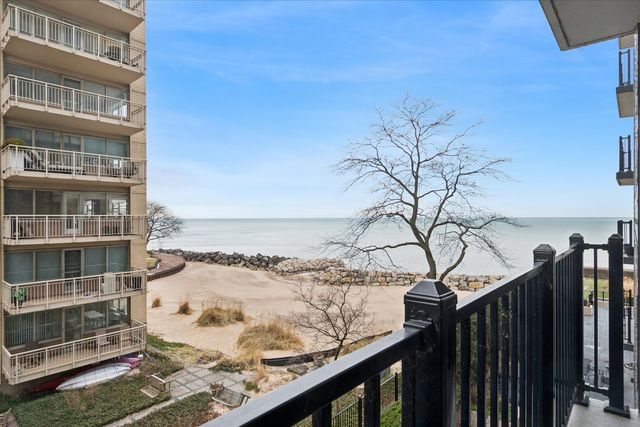 1420 Sheridan Road 3i, Wilmette, IL 60091