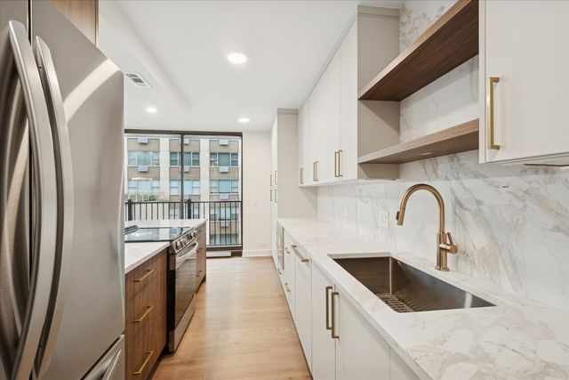 1420 Sheridan Road 3i, Wilmette, IL 60091