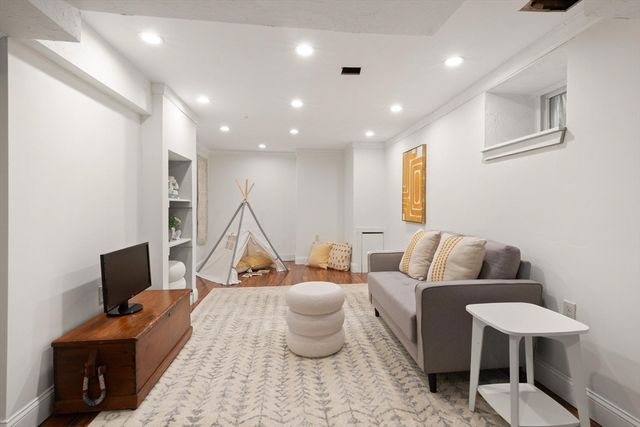 10 O'donnell Terrace, Boston, MA 02122