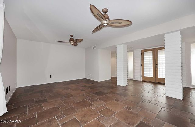 8528 E VIA DE VIVA Street, Scottsdale, AZ 85258