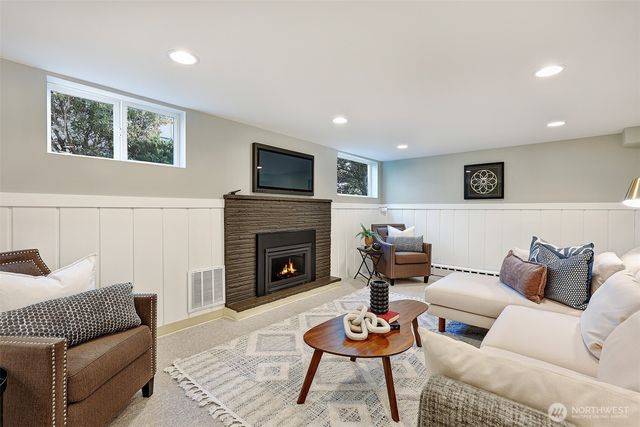 5640 36th Avenue SW, Seattle, WA 98126
