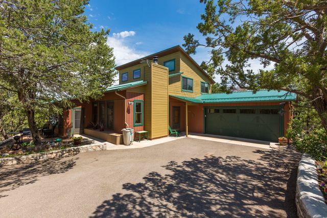 1 ESCENA Drive, Tijeras, NM 87059