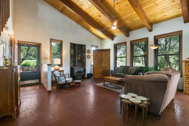 1 ESCENA Drive, Tijeras, NM 87059