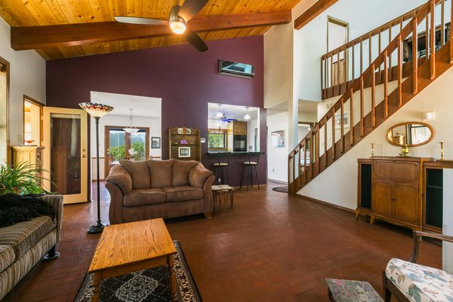 1 ESCENA Drive, Tijeras, NM 87059